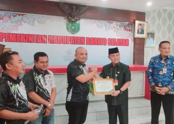 Pj Bupati Barsel Terima Penghargaan Dari Ketua Umum PWI Pusat
