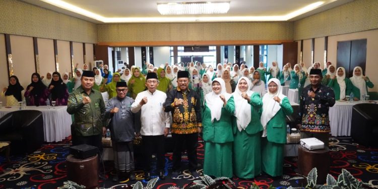 Sekda Nuryakin Buka Latihan Kader Dasar Fatayat NU Kalteng 2024