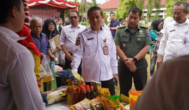 Sahli KSDM Suhaemi Buka Gerakan Pangan Murah di Kota Palangka Raya