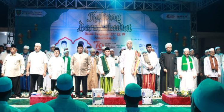 Ribuan Umat Muslim Tumpah Ruah Hadiri Kalteng Bershalawat