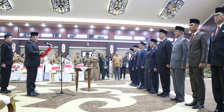 Wagub Edy Pratowo Kukuhkan Pengurus Komisariat Wilayah FORSESDASI Kalteng Periode 2024-2027