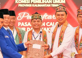 Agustiar Sabran dan Edy Pratowo Daftar ke KPU Kalteng 