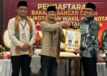 Fairid-Zaini Pendaftar Terakhir di Pilkada Kota Palangka Raya