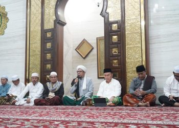 Gubernur Sugianto Sabran Bersama Pejabat Pemprov Salat Subuh Berjamaah Sekaligus Syukuran Kantor Disnakertrans Provinsi Kalteng