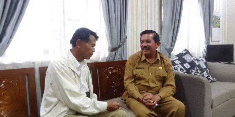 Kadis Pertanian Karo Dekat Dengan Petani