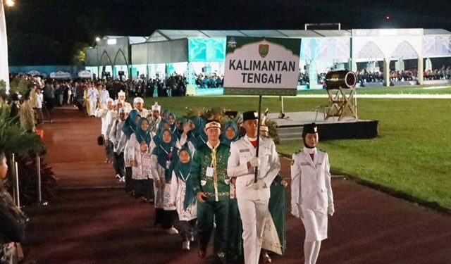 Semangat Pantang Menyerah, Kafilah Kalteng Meriahkan Pembukaan MTQ Nasional XXX Tahun 2024