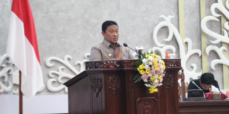 Wagub Edy Pratowo Sampaikan Sambutan Pada Rapur DPRD Kalteng