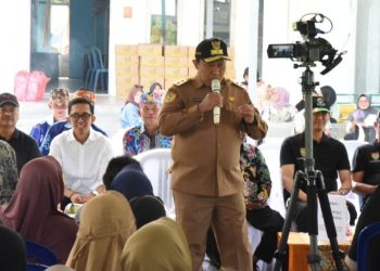 Buka Pasar Murah, Wagub Edy Pratowo Gratiskan 1.500 Paket Sembako di Kecamatan Bataguh