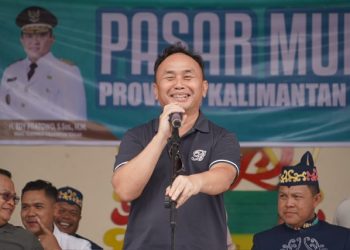 Gubernur Kalteng H. Sugianto Sabran Buka Pasar Murah di Iring Witu Buntok