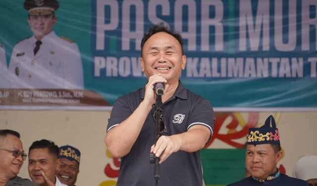 Gubernur Kalteng H. Sugianto Sabran Buka Pasar Murah di Iring Witu Buntok