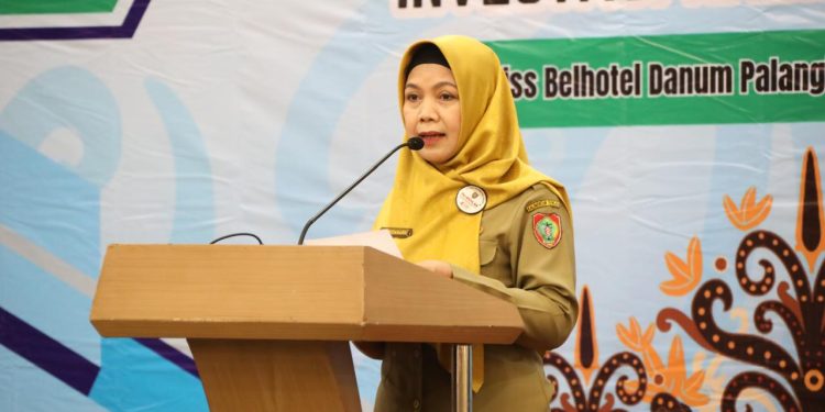 Asisten Ekbang Sri Widanarni Buka Rapat Konsolidasi Realisasi Investasi Kabupaten/Kota se-Kalteng