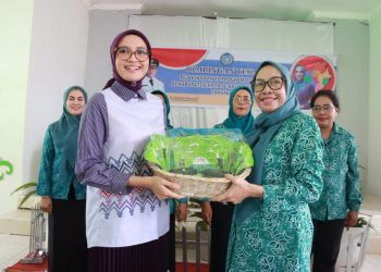 Ketua TP PKK Prov. Kalteng Buka Bimtek Pelaksanaan 10 Program Pokok PKK
