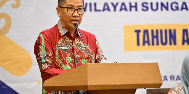Kepala Bappedalitbang Buka Rapat Komisi dan Sidang Pleno Ke-III TKPSDA WS Jelai-Kendawangan Tahun 2024
