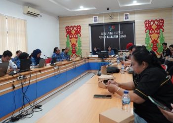 Asisten Ekbang Hadiri Konferensi Pers Berita Resmi Statistik BPS Provinsi Kalteng Per September 2024