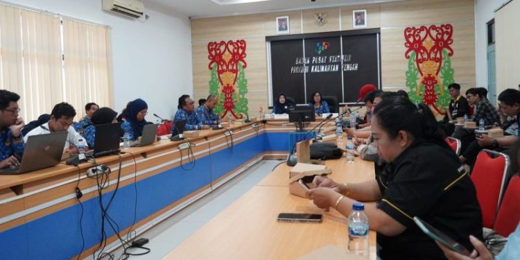 Asisten Ekbang Hadiri Konferensi Pers Berita Resmi Statistik BPS Provinsi Kalteng Per September 2024