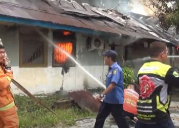 Rumah Dinas Pegawai Telkom di Palangka Raya Hangus Terbakar
