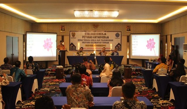 Plh. Sahli Gubernur Ahmad Husain Buka Rapat Evaluasi Kinerja Petugas Antar Kerja Tahun 2024