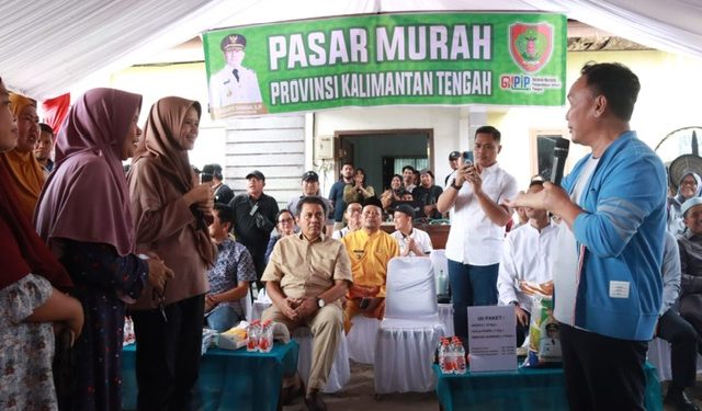Pemprov Kalteng Bagikan 6.000 Paket Sembako di Kumai