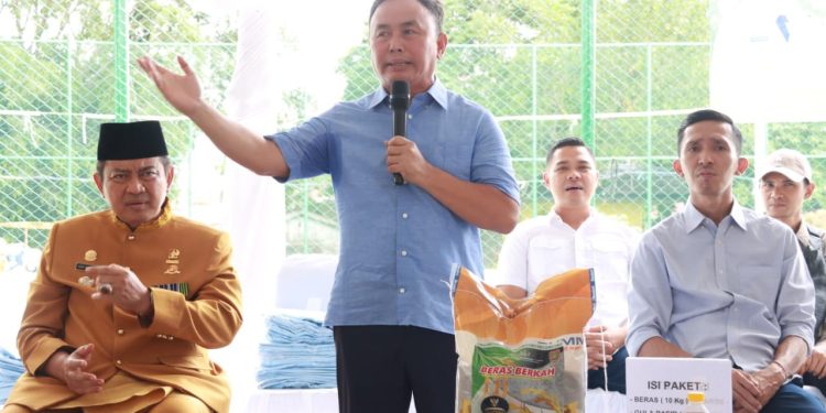 Gubernur Sugianto Sabran Buka Pasar Murah di Kabupaten Kobar