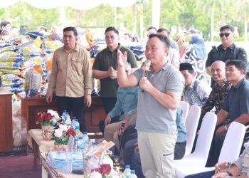 Gubernur Sugianto Sabran Kembali Gratiskan Paket Sembako Pasar Murah di Kabupaten Lamandau