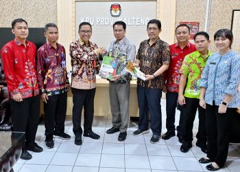 Jelang Pilkada, Bappedalitbang Sampaikan Dokumen Rancangan Teknokratik RPJMD Prov. Kalteng 2025-2029 kepada KPU