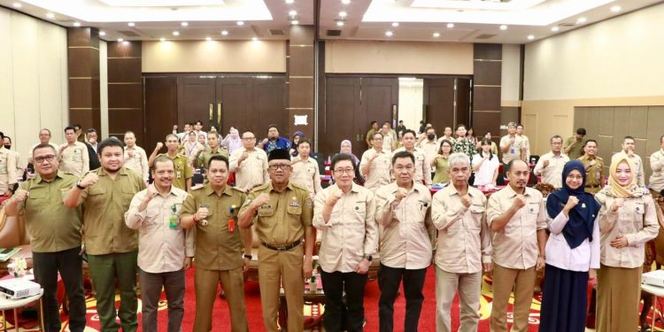 Plt Sekda Kukuhkan Kepengurusan Forum Koordinasi Pengelolaan DAS Prov Kalteng