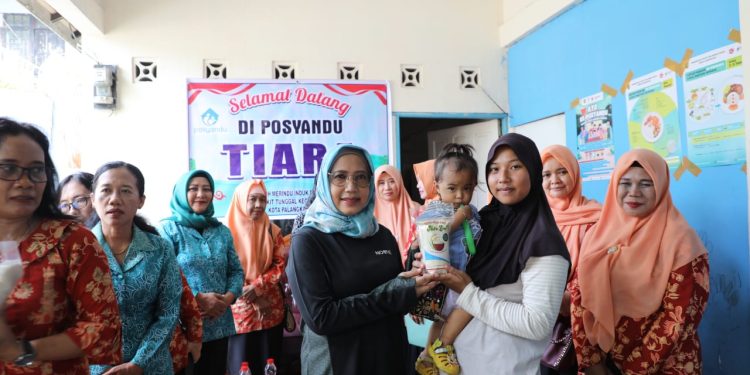 Kadis TPHP Prov. Kalteng Kunjungi Posyandu Tiara Dalam Rangka Program Upaya Percepatan Penurunan Stunting