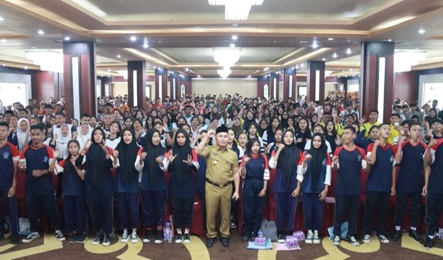 Gubernur Sugianto Sabran Buka Penyuluhan Penyiapan Tenaga Kerja Siap Pakai Bagi Siswa-Siswi SMA dan SMK di Kalteng