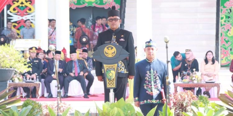 Plt Sekda Katma F Dirun Pimpin Upacara Pengibaran Bendera Peringatan Hari Sumpah Pemuda dan Ikrar Anak Bangsa