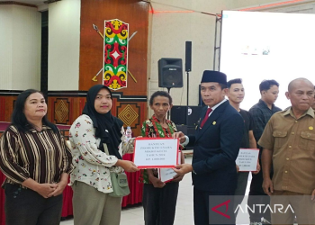 Pemkab Murung Raya Salurkan Bantuan Dana untuk 450 Pelaku UMKM