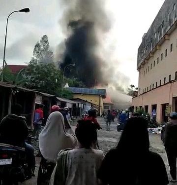 Sijago Merah Melahap 4 Rumah di Kabanjahe, Dalam Peristiwa Tersebut Tidak Ada Korban Jiwa
