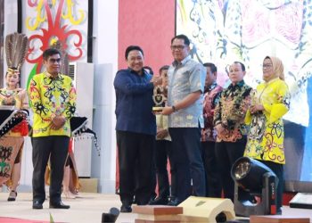 Puncak Monev Keterbukaan Informasi, KI Kalteng Gelar Penganugerahan Untuk Badan Publik