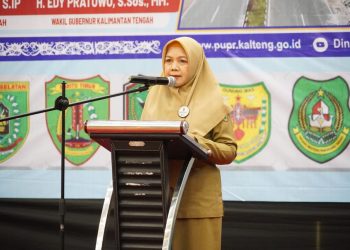 Asisten Ekbang Sri Widanarni Buka Rakor dan Verifikasi Kegiatan DAK Bidang Jalan Provinsi Kalteng Tahun 2024