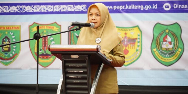 Asisten Ekbang Sri Widanarni Buka Rakor dan Verifikasi Kegiatan DAK Bidang Jalan Provinsi Kalteng Tahun 2024