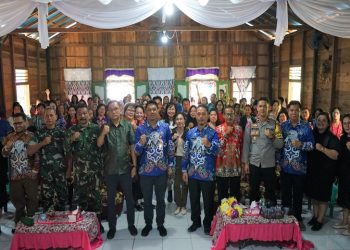 Sukacita Natal Dirasakan Warga Jemaat GKE Tamparak