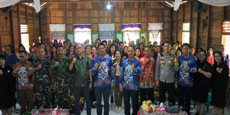Sukacita Natal Dirasakan Warga Jemaat GKE Tamparak