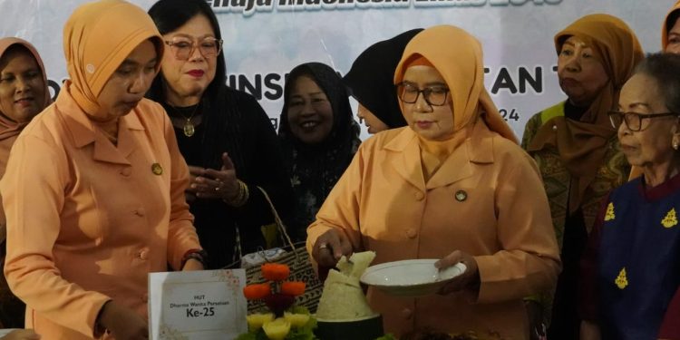 Plt Ketua DWP Prov Kalteng Harapkan Organisasi Semakin Kokoh, Responsif, dan Inovatif