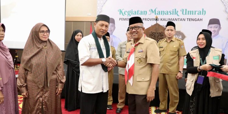Plt Sekda M Katma F Dirun Lepas Keberangkatan 100 Jamaah Umrah