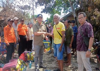 Pj. Bupati Barito Selatan Berikan Bantuan Terdampak Kebakaran di Desa Mabuan