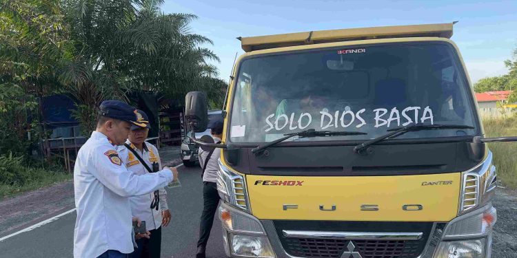 Dishub Prov. Kalteng Laksanakan Gakkum Angkutan Barang di Ruas Jalan Nasional Palangka Raya-Bagugus