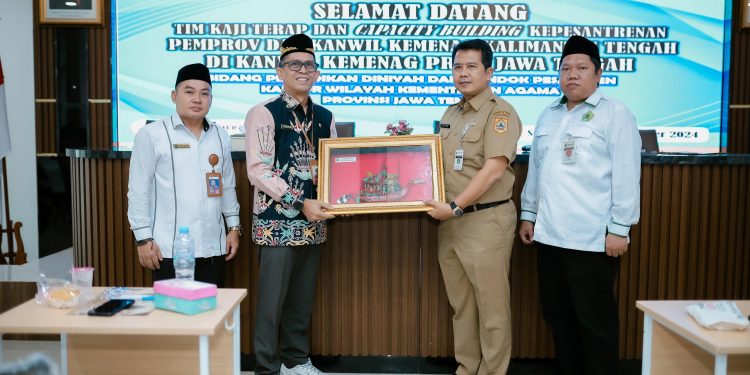 Kemenag dan Pemprov Kalimantan Tengah Sambangi Kanwil Kemenag Jawa Tengah