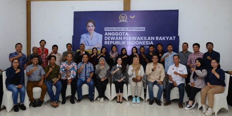 Anggota DPR RI, Andina Thresia Narang Sosialisasi Undang Undang Penyiaran