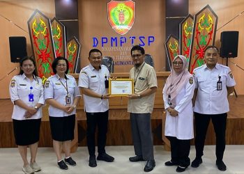 DPMPTSP Kalteng Terima Penghargaan dari BPS