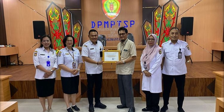 DPMPTSP Kalteng Terima Penghargaan dari BPS