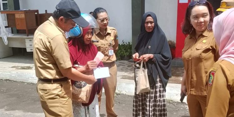 Inspektur Kalteng Pimpin Evaluasi Penyaluran Bansos UEP dan Bansos DBH DR