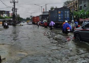 Ratusan Rumah Warga Terendam Banjir Akibat Hujan Deras Melanda Kawasan Belawan 