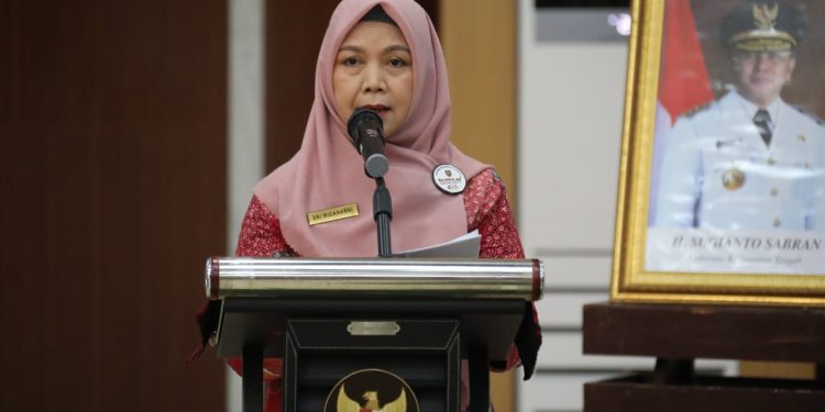Asisten Ekbang Buka Pelaksanaan Konsultasi Publik Rancangan Awal RKPD Kalteng 2026