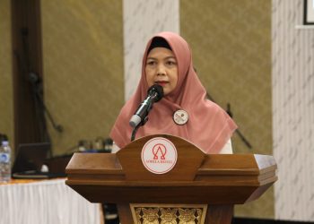 Asisten Ekbang Sri Widanarni Pimpin Rapat Tim Penilaian BLUD SMKN Pada Dinas Pendidikan Kalteng