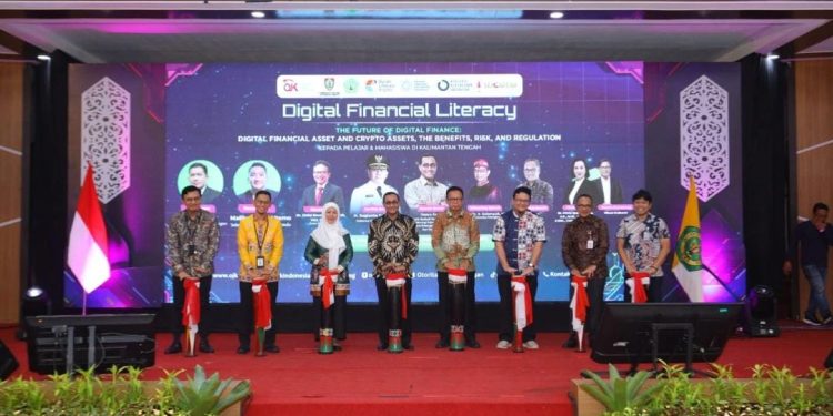 Wakili Gubernur, Asisten Ekbang Sri Widanarni Buka Kuliah Umum Literasi Keuangan