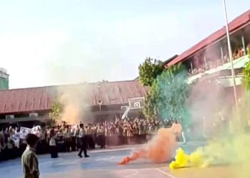Ratusan Siswa MAN 2 Medan Lakukan Aksi Unjuk Rasa